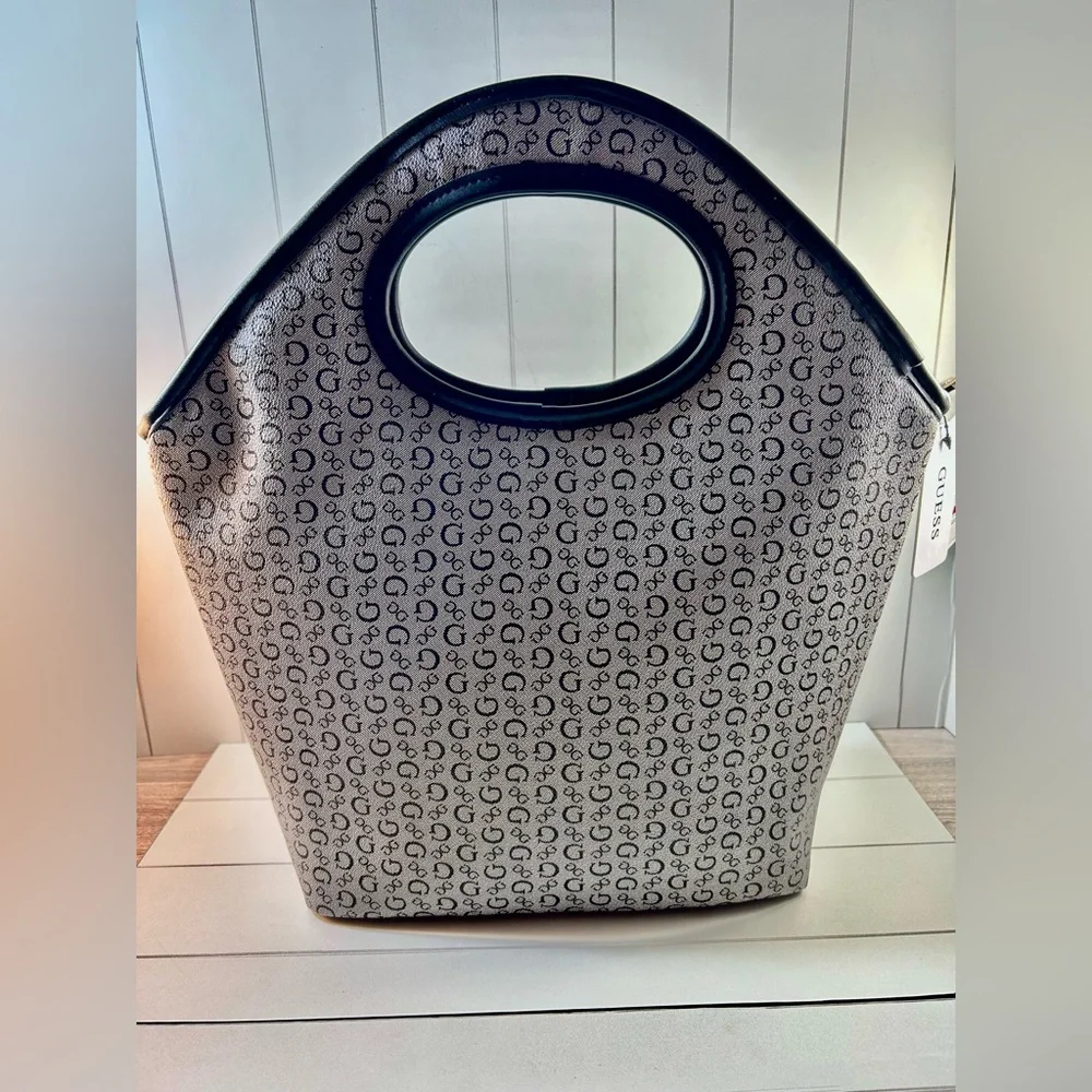 Guess stylish cut